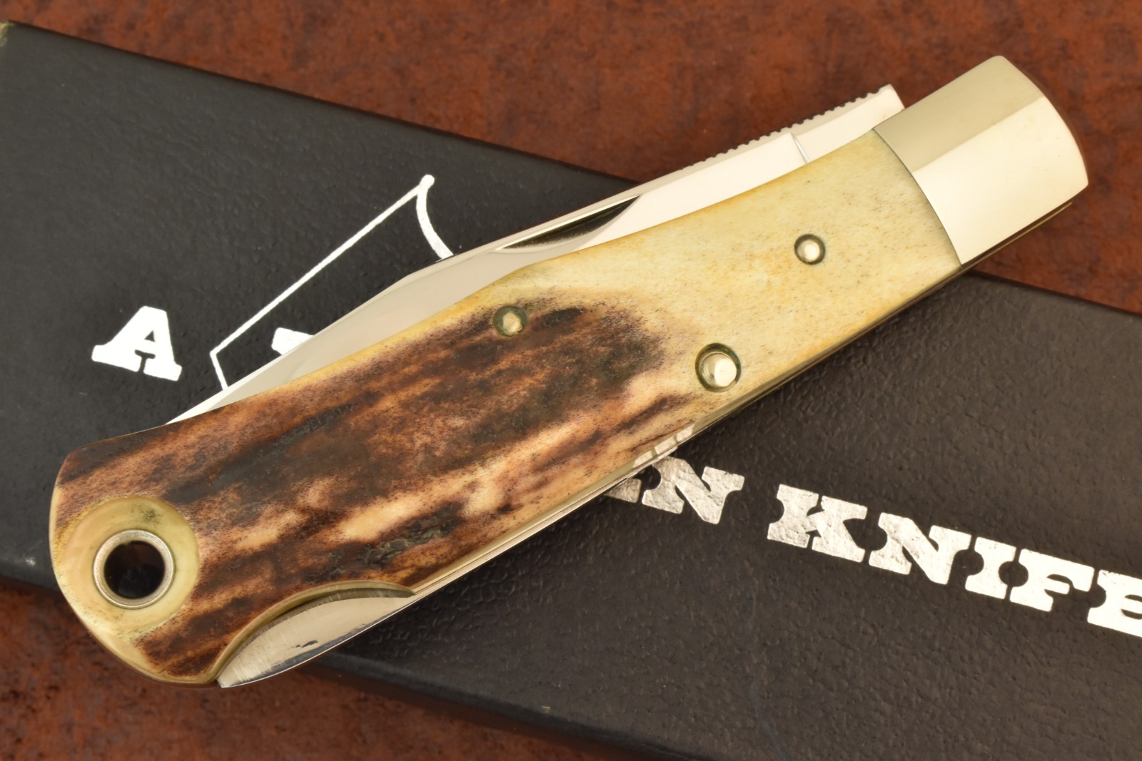 VINATGE BOWEN MADE IN USA AWESOME STAG HUGE JUMBO BULLET TRAPPER KNIFE (36414)