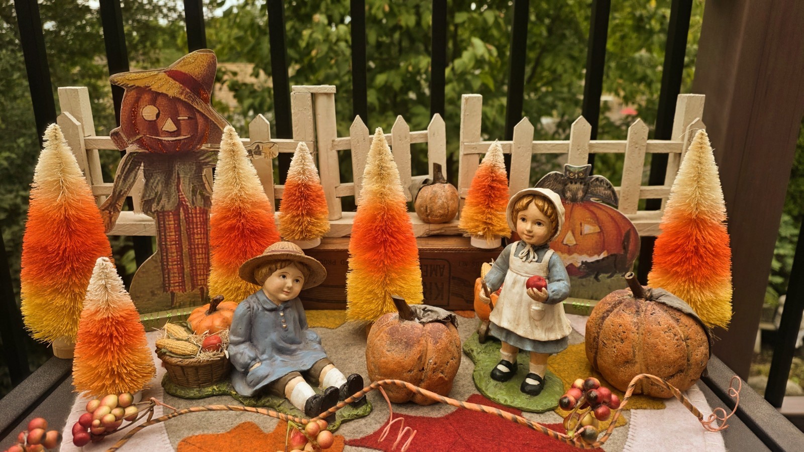 BETHANY LOWE DESIGN HARVEST FALL BOY& GIRL FIGURINE SET RETIRED HOME DECOR 