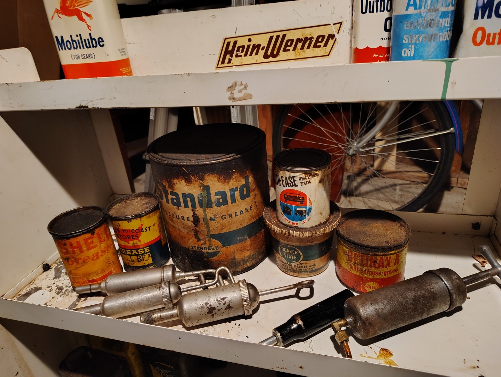Very Old Grease Cans & Guns Shell Standard Coast To Coast Quaker State 