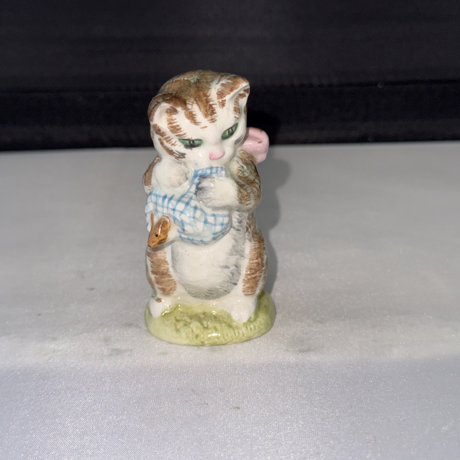 Vintage ROYAL ALBERT - Beatrix Potter Miss Moppet Porcelain Cat Figurine 3\