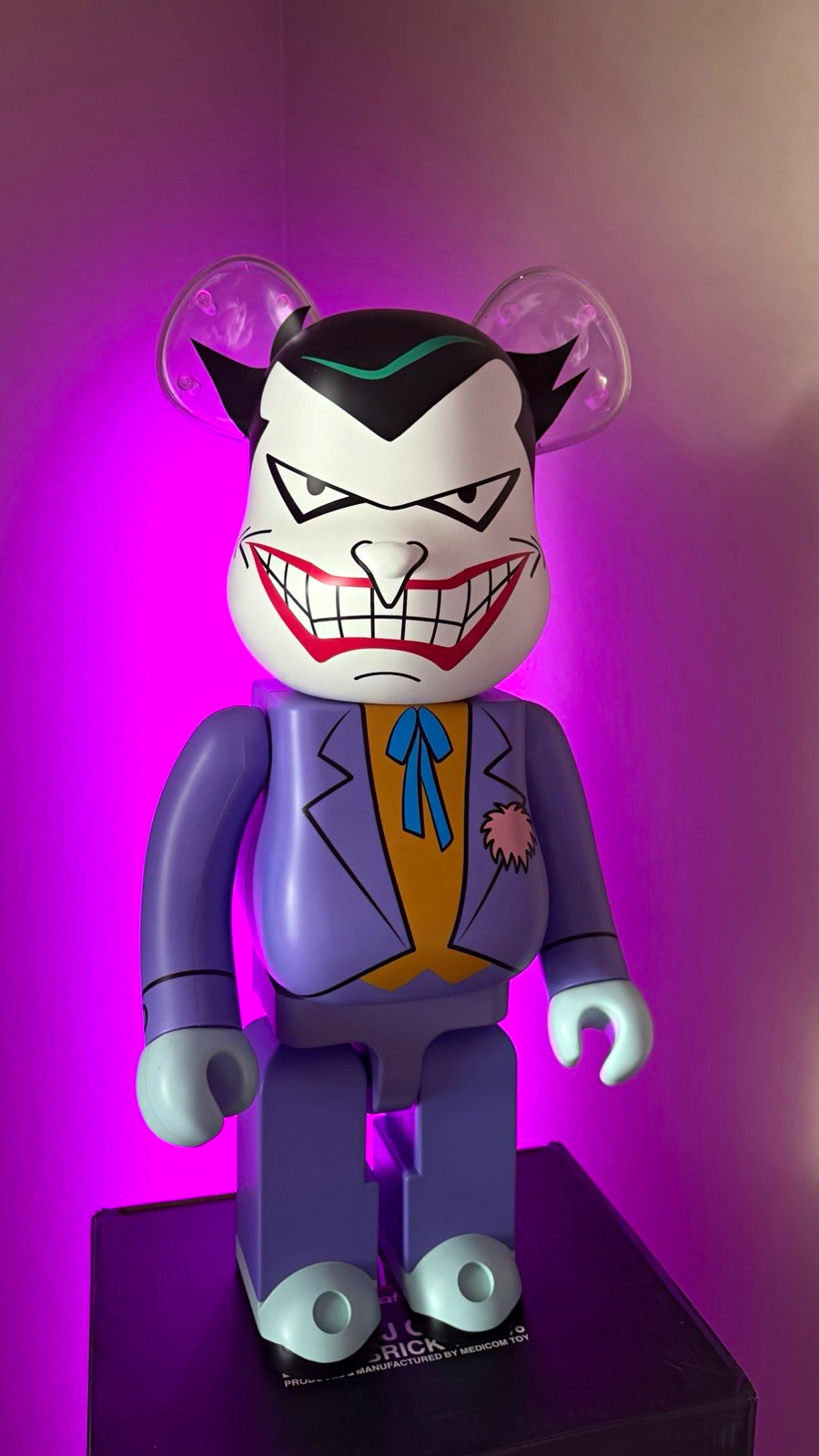 Medicom Toy BE@RBRICK The Joker 1000% Oversized Art Toy Batman Animated