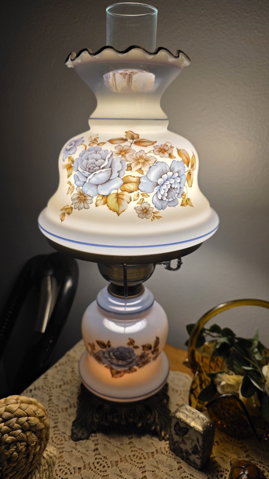 Vintage Gone With The Wind Floral Blue Hurricane Lamp 22\