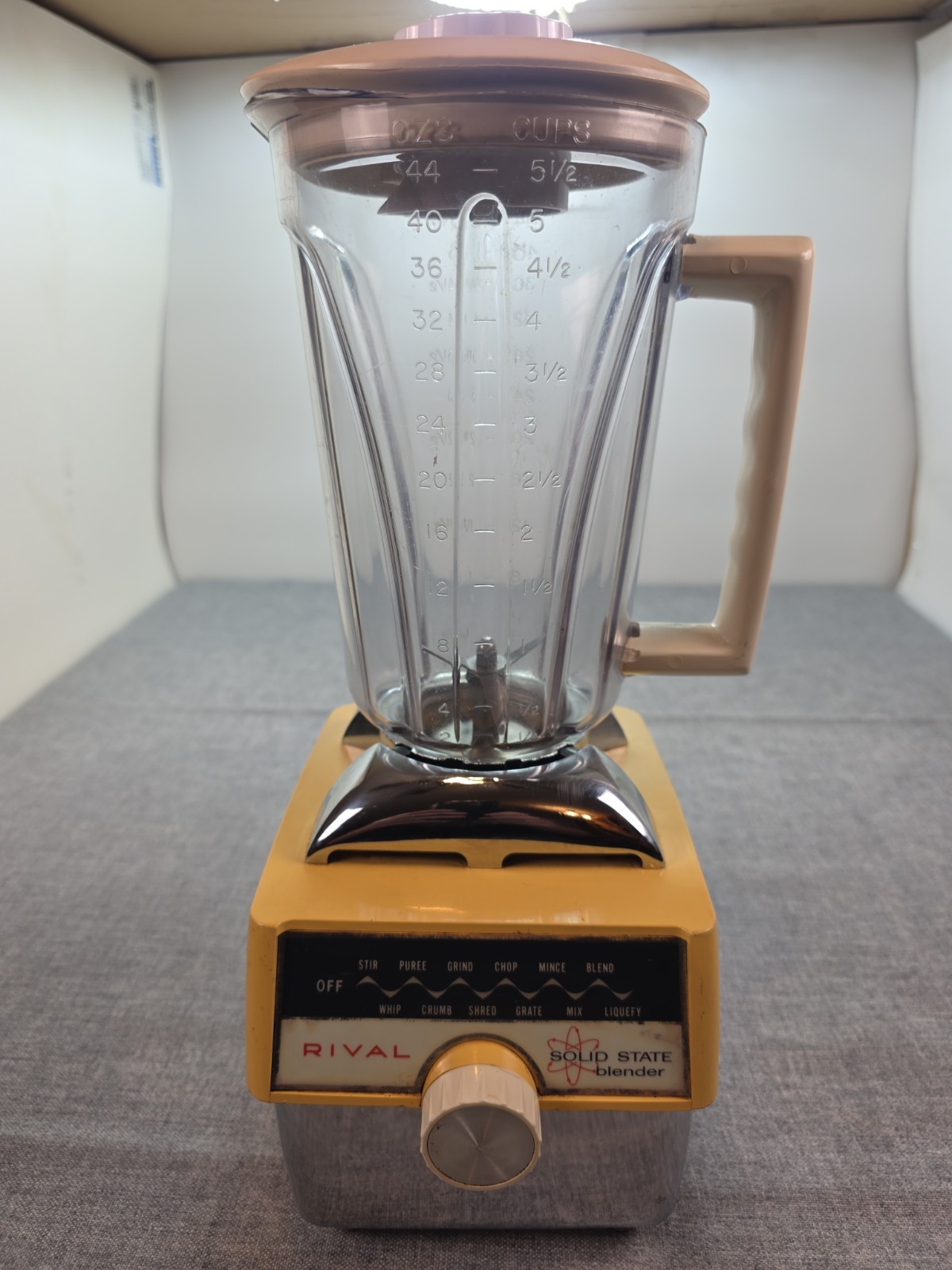 Vtg Rival  Blender Model #911 Non Matching Blender Jar  Working Condition 12 Spd