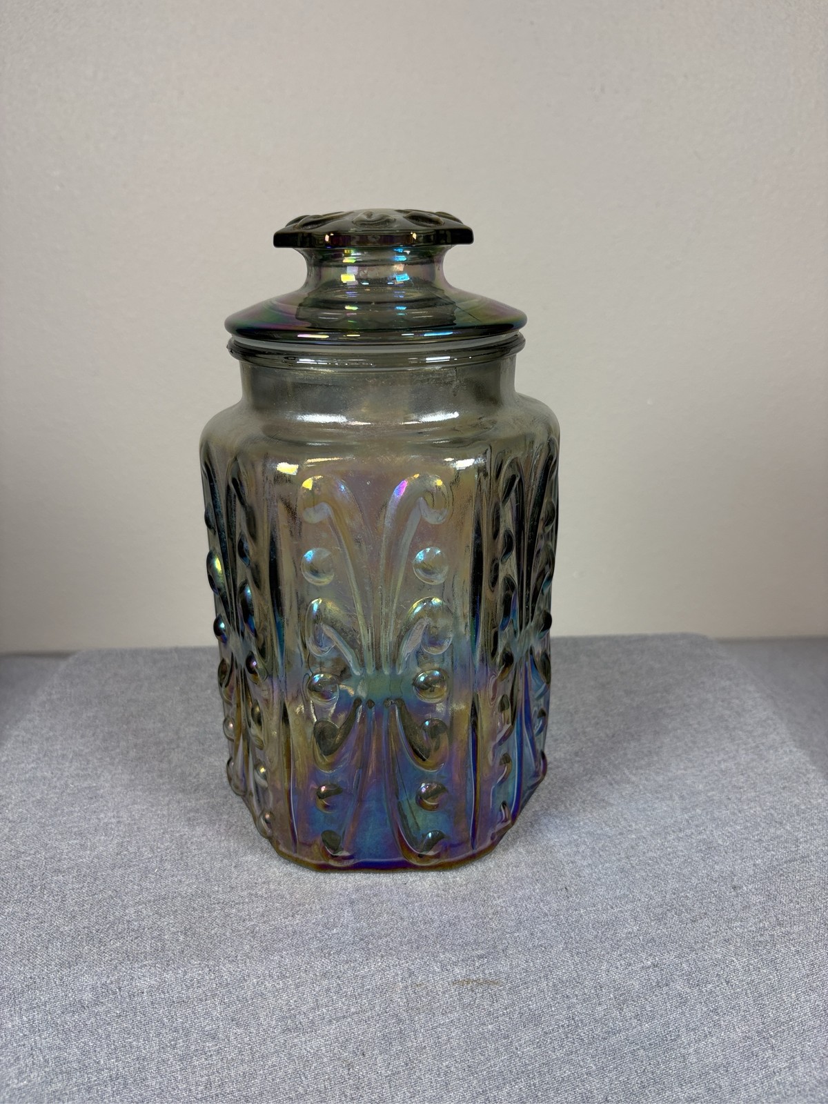Vintage LE Smith Atterbury Scroll Carnival Glass Canister Jar Iridescent 9 Inch Vintage LE Smith Atterbury Scroll Carnival Glass Canister Jar Iridescent 9 Inch