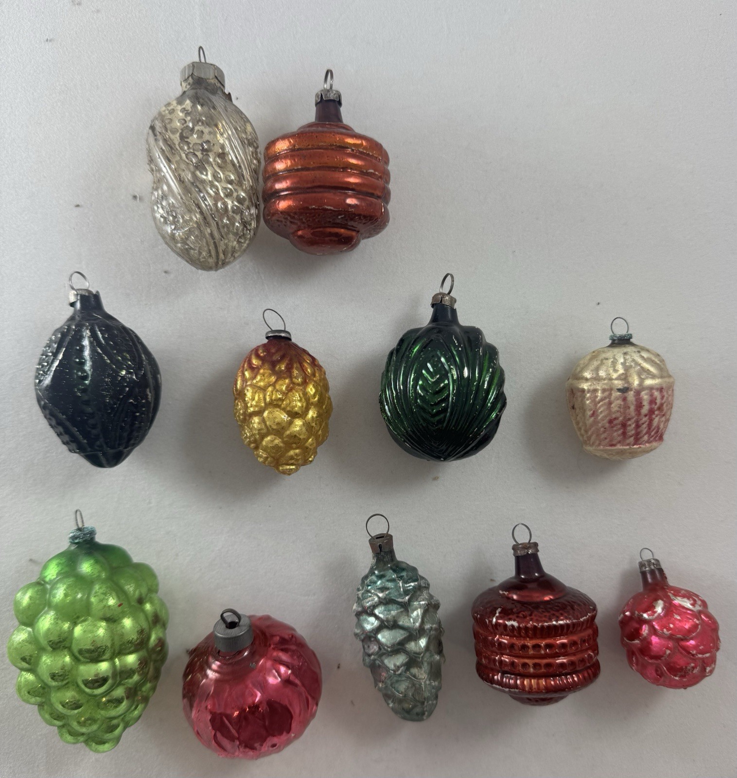 Vtg 40s 50s CHRISTMAS ORNAMENTS Mercury Glass Pinecone Grapes