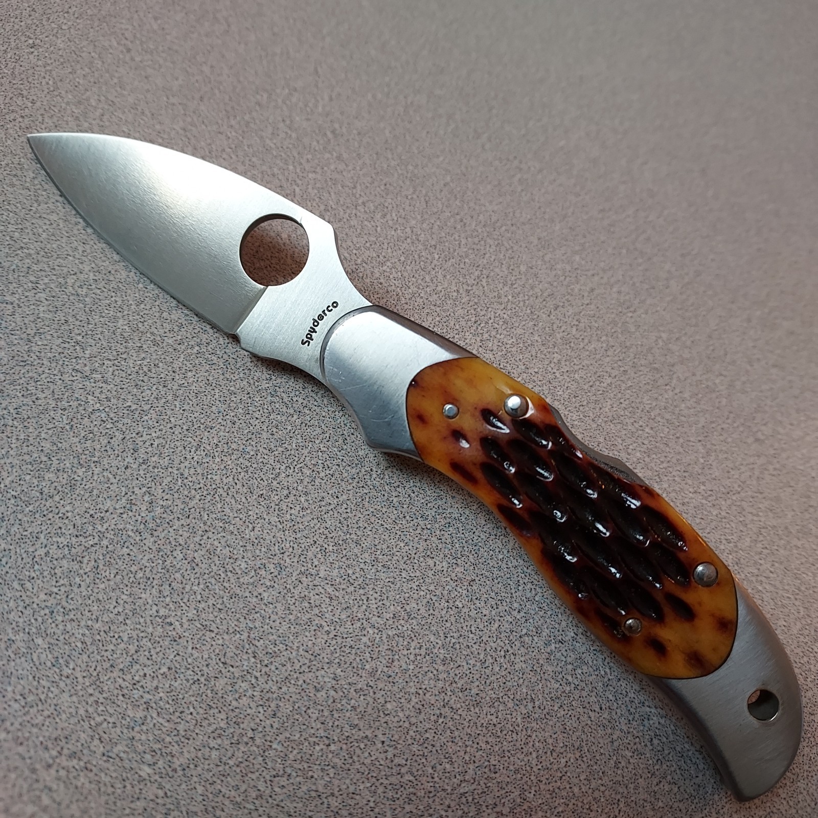 Spyderco Folding Knife VG10 Kopa Honey Jigged Bone, Clip, Japan Discontinued Spyderco Folding Knife VG10 Kopa Honey Jigged Bone, Clip, Japan Discontinued