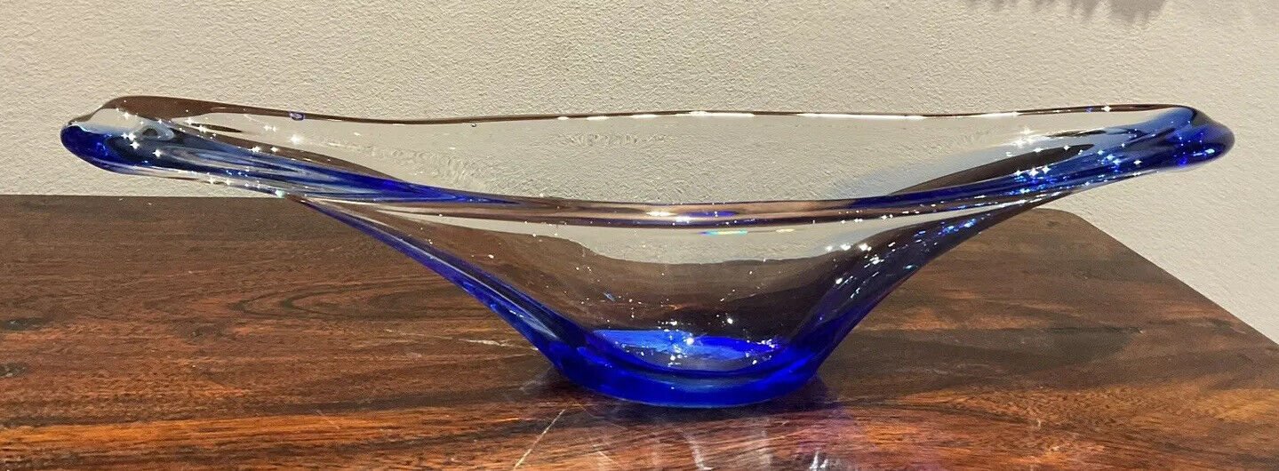 Stunning Blue art glass decorative bowl