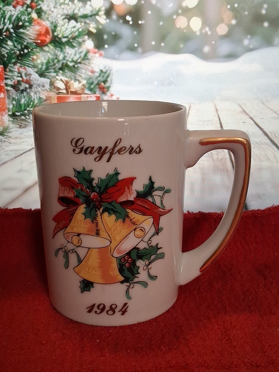 1984 Royal Ann Gayfer\'s Christmas Collectors Mug