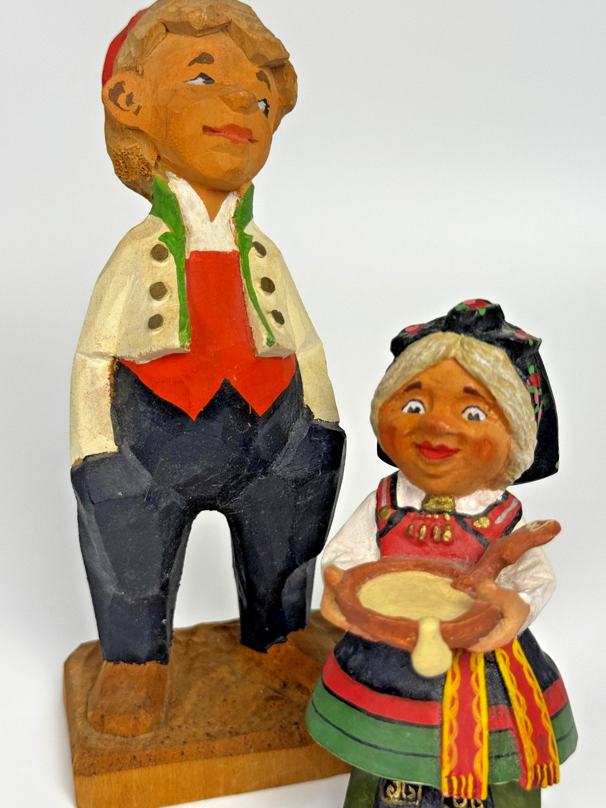 Vtg Henning Hand Carved & Painted Couple From Norway Norwegian Folk Art Figurine