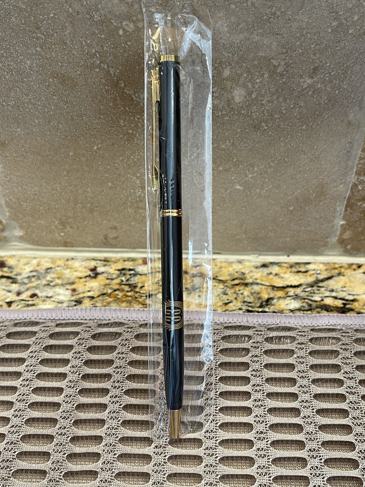 Club 33 Disney Disneyland Pen Ballpoint Retired Logo Black Gold Brand New Club 33 Disney Disneyland Pen Ballpoint Retired Logo Black Gold Brand New