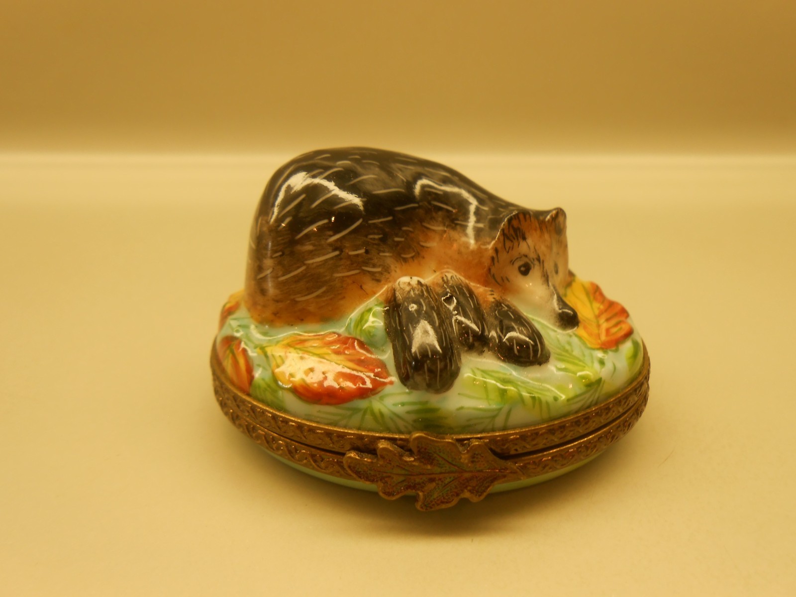 Authentic Vintage Limoges Box France - Mama Porcupine with Babies - Rochard Authentic Vintage Limoges Box France - Mama Porcupine with Babies - Rochard