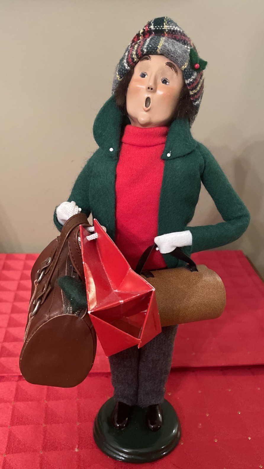 1999 Byers Choice The Carolers The Traveler Luggage & Bag Signed 13” 1999 Byers Choice The Carolers The Traveler Luggage & Bag Signed 13”