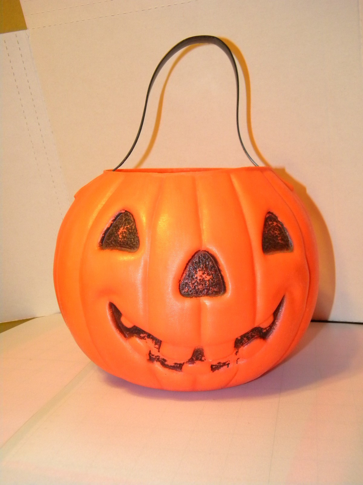 AJ Renzi Double Sided Plastic Jack o Lantern Pumpkin Pail Witch Trick Treat #800