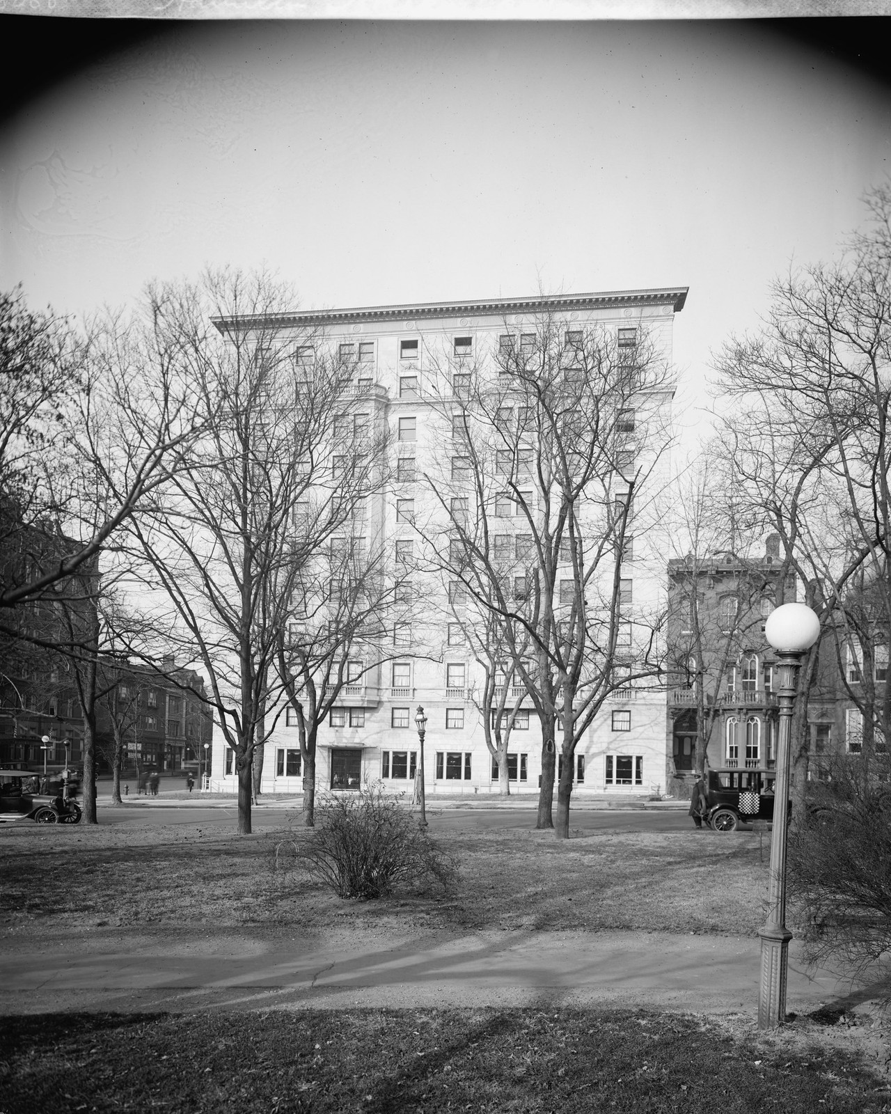 Hamilton Hotel, Washington, DC., Exterior Vintage Americana 8x10 Photo Reprint