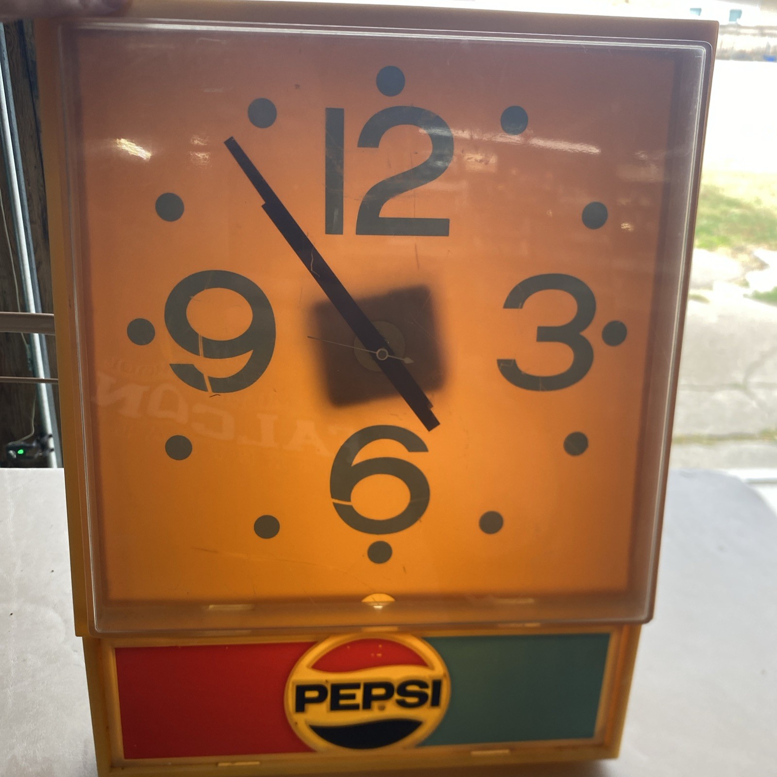Vintage 1979 Pepsi Hard Plastic Lightup Clock NEEDS BATTERY