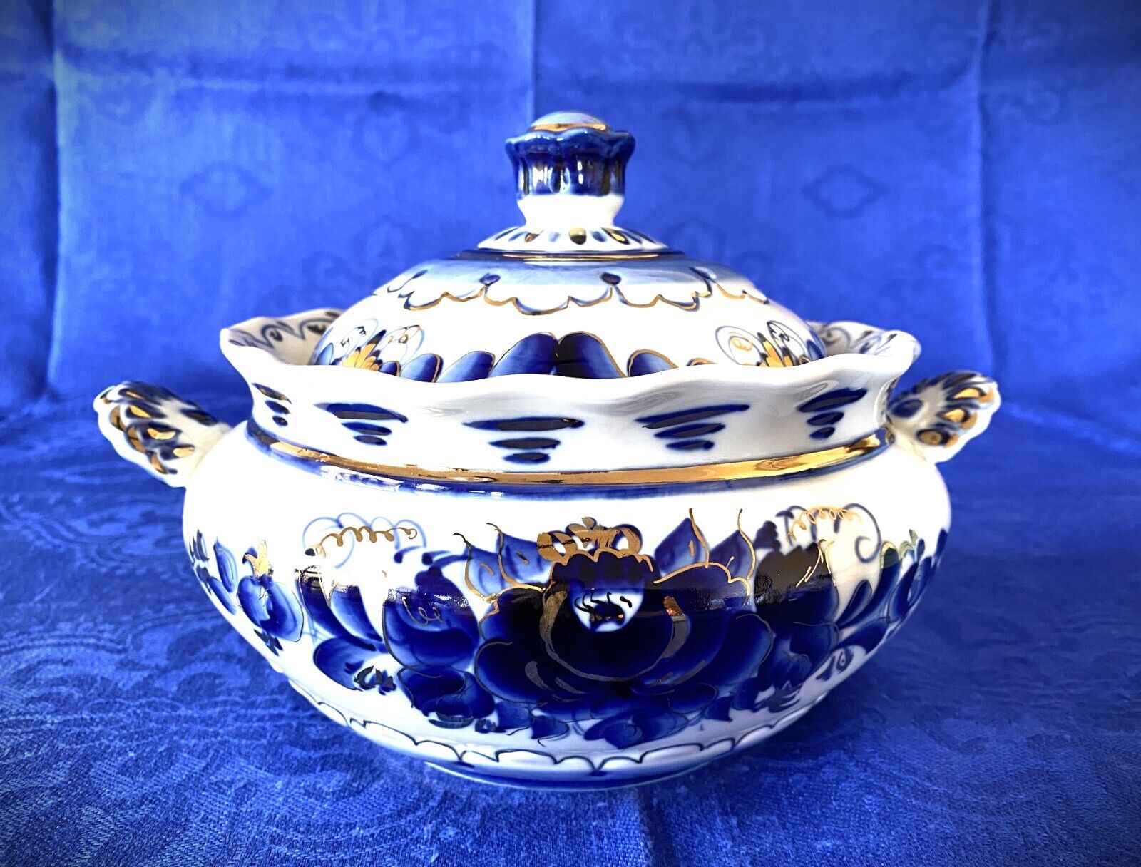 Gzhel Soup Pan with Lid, porcelain, handmade, 6x10x8 in