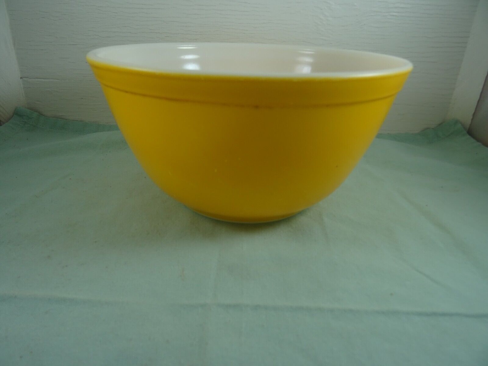 Vintage Pyrex Marigold Nesting Mixing Bowl 1.5 quart #402