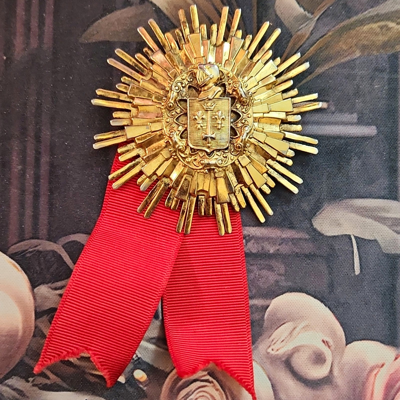 Vintage Gold Tone Sunburst Medal Brooch Ribbon Heraldic Shield Crest Costume Pin