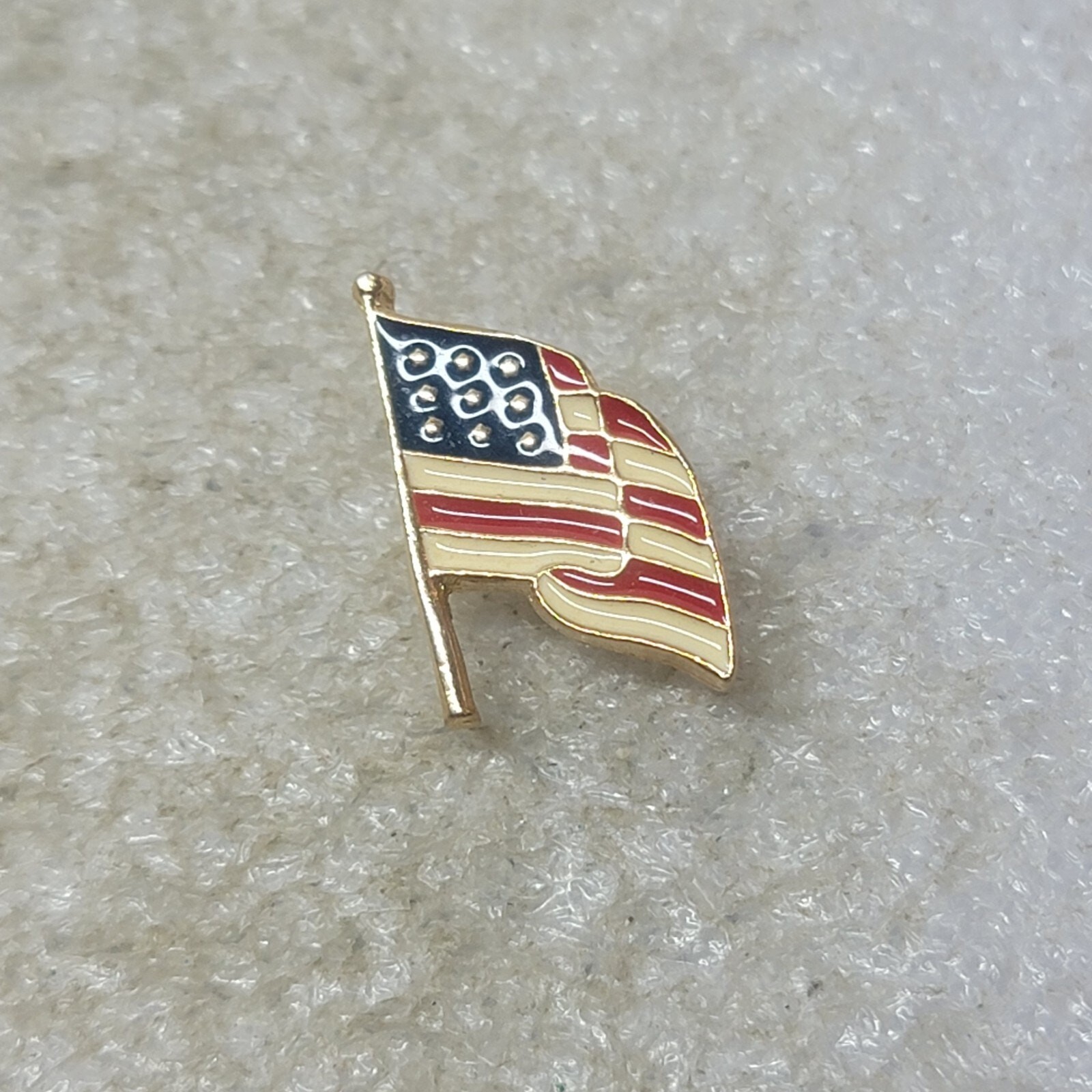 VTG American Flag Pin USA Patriotic Red White Blue Enamel Gold Tone Lapel Brooch