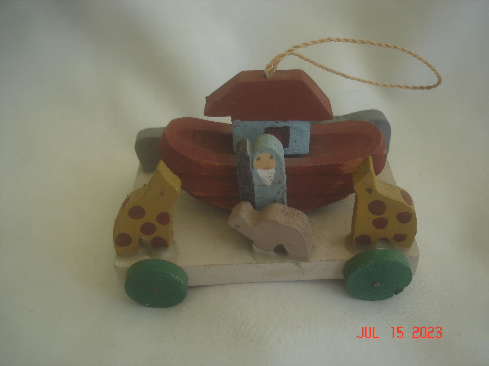 CHARMING Vtg. NOAH\'S ARK WOODEN CHRISTMAS ORNAMENT