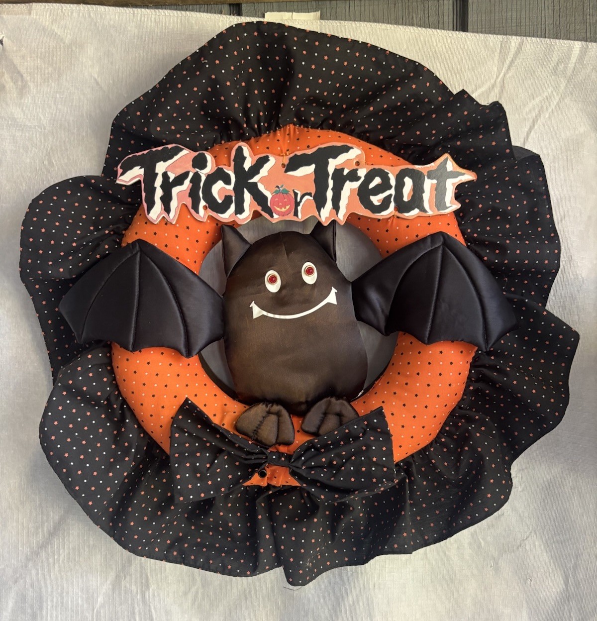 Vintage Motion Activated Stuffed Bat Halloween Wreath Works Lights Up & Laughs