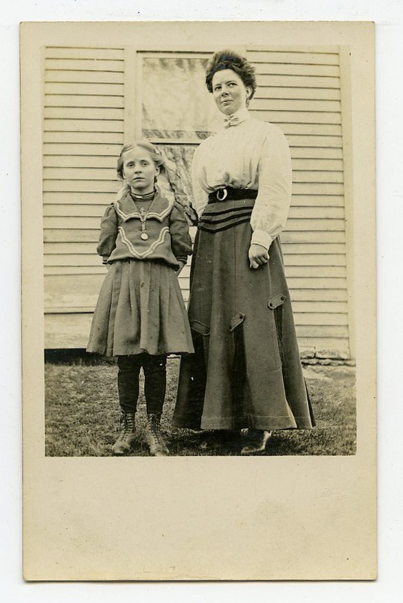 RPPC - Mother and daughter in front of house