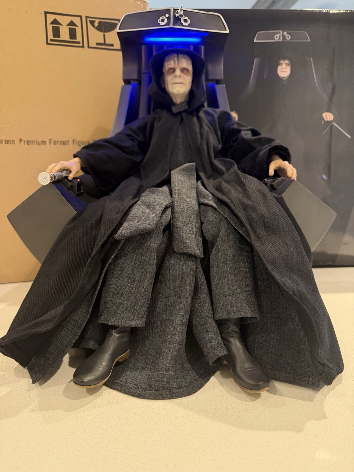 Sideshow Premium Format Star Wars Senator Palpatine & Imperial Throne Exclusive