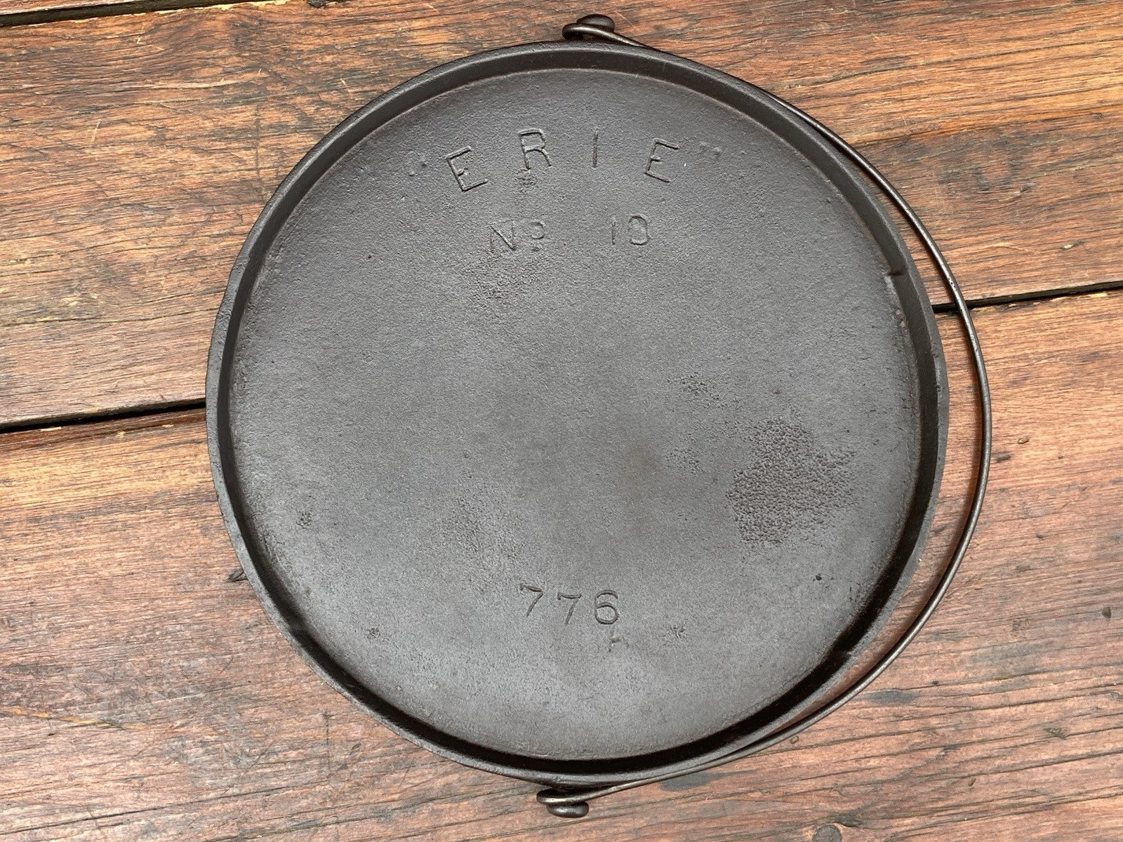 Pre Griswold Erie #10 Cast Iron Bailed Griddle
