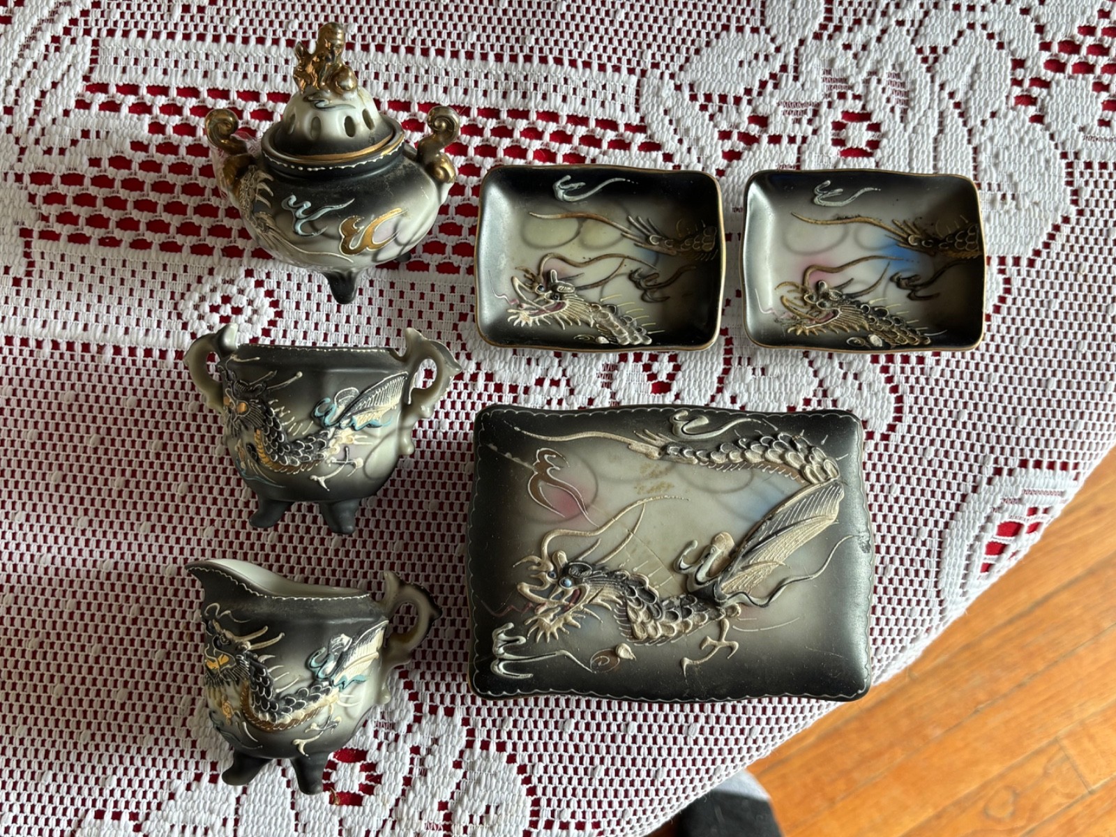 JAPAN MORIAGE HANDPAINTED PORCELAIN DRAGONWARE 6 PIECE SET SOME BROKEN