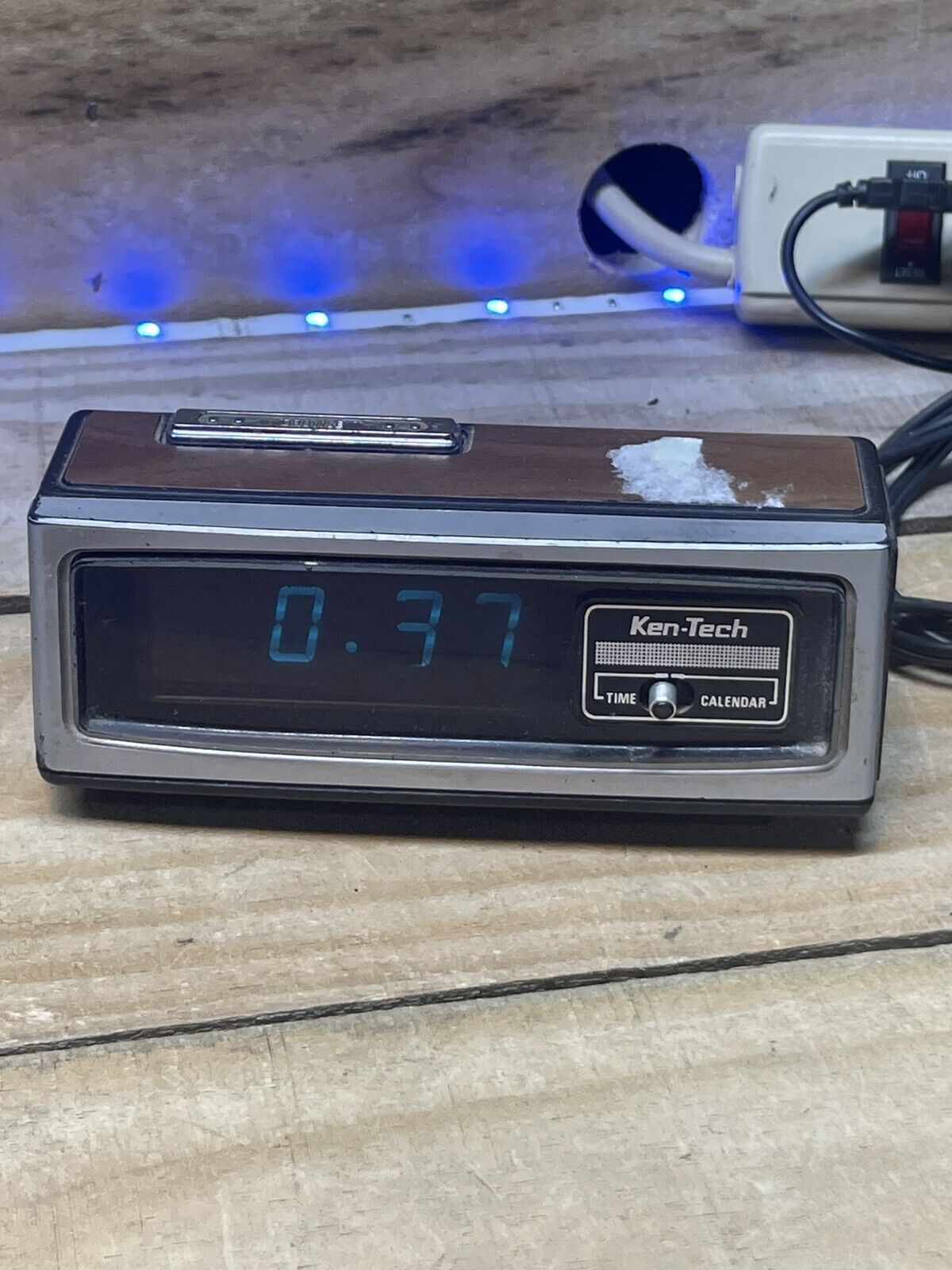 Vintage Ken-Tech Digital Alarm Clock Faux Wood Grain Model No. T-2078 Works
