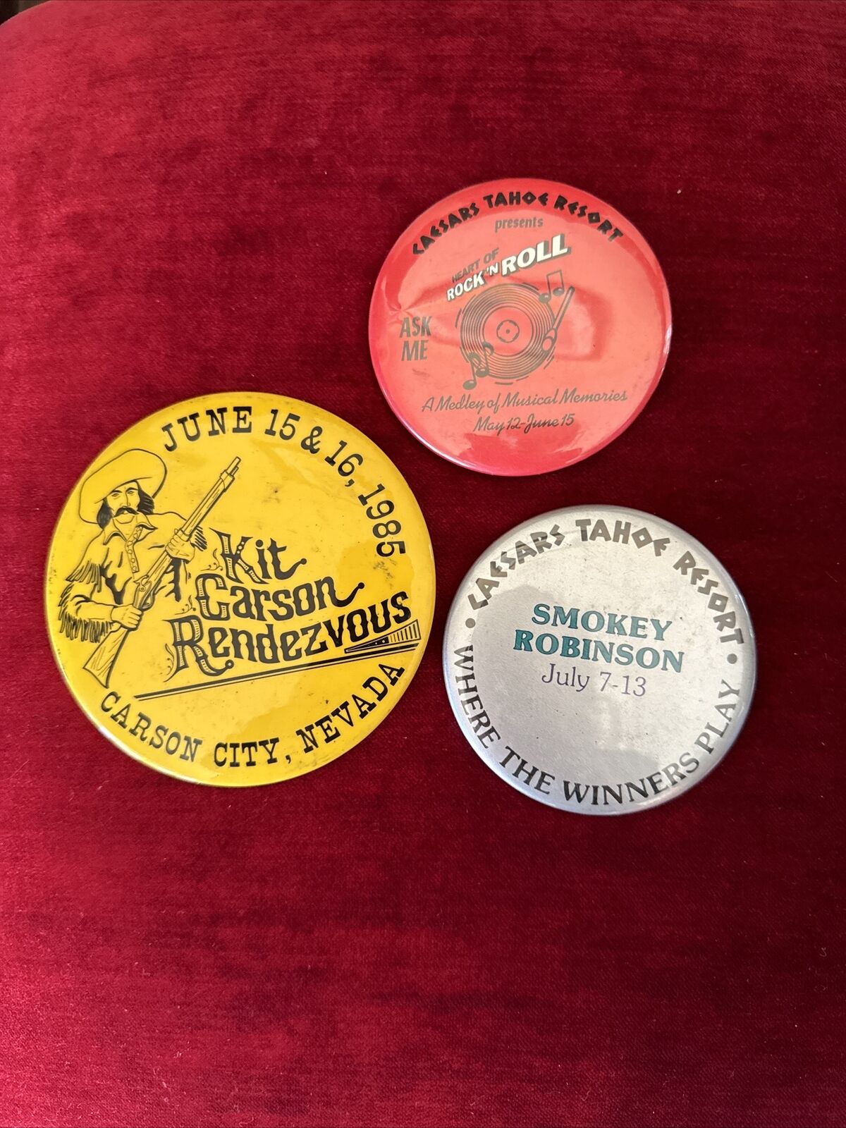 Vintage 2 Caesars Palace Collector Buttons & 1 Kit Carson 1985 Rendezvous