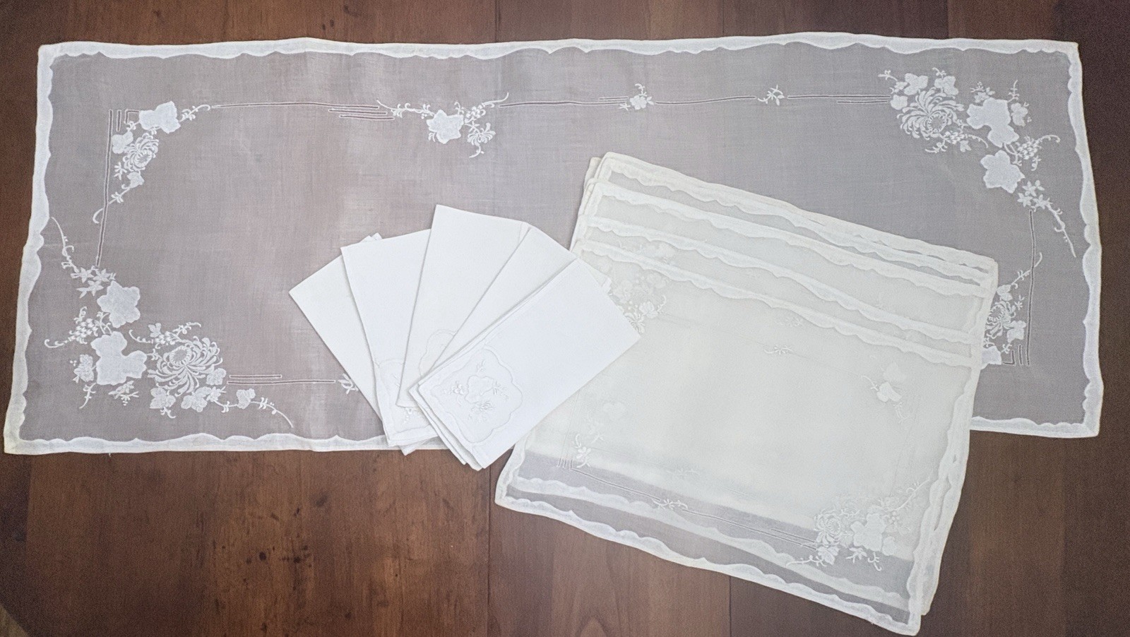 VTG Madeira Style Hand Embroidered Organy Linen Table 17 Pc Set Placemat Napkins