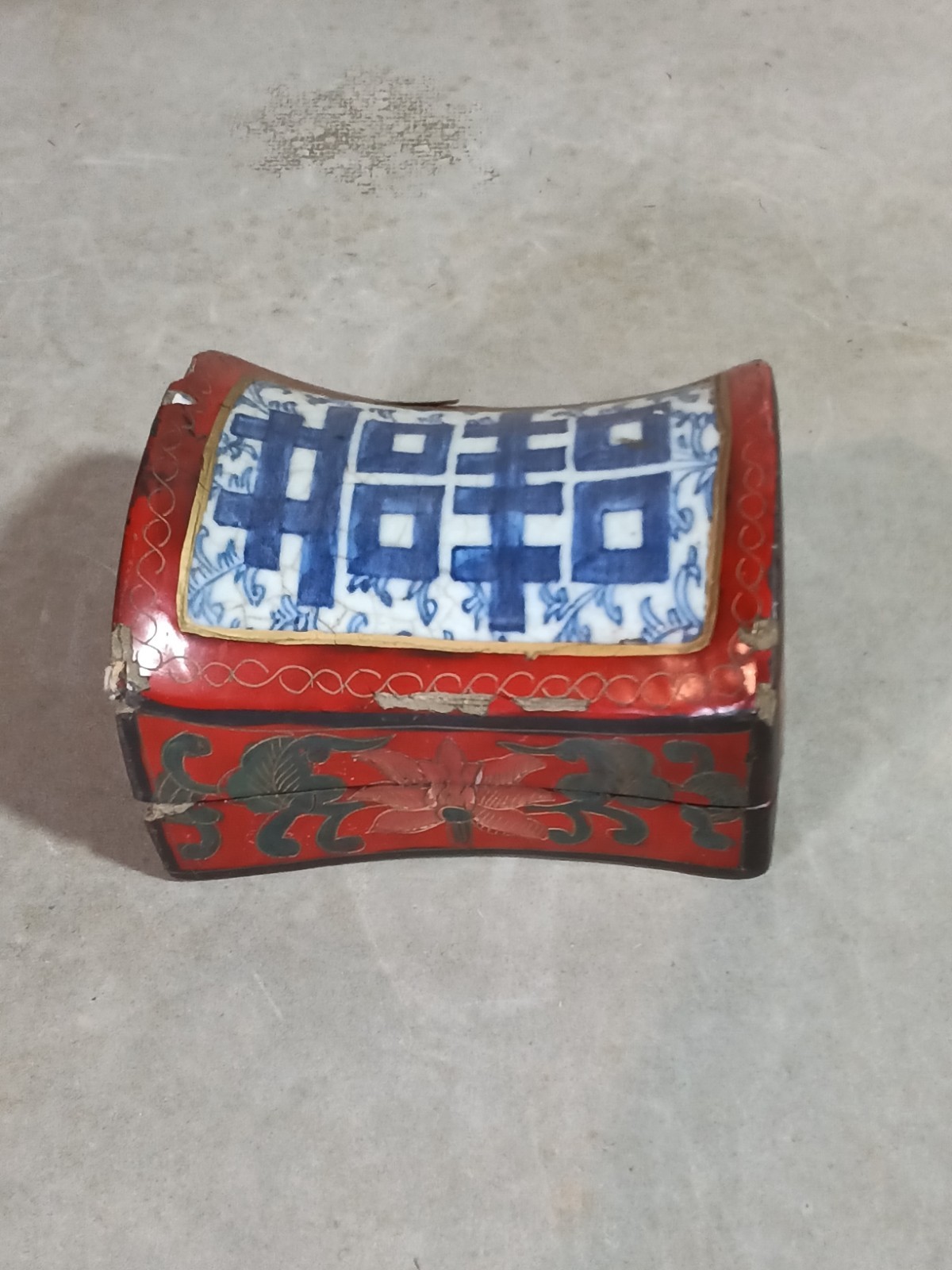 Vintage Chinese Red Lacquered Wood Shard Trinket Box With Porcelain Top 