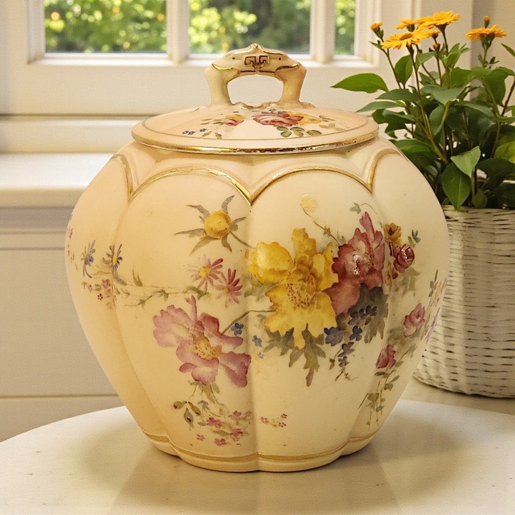 Antique 1893 Royal Worcester Blush Ivory Melon Cracker Biscuit Jar England 6.5\ Antique 1893 Royal Worcester Blush Ivory Melon Cracker Biscuit Jar England 6.5\