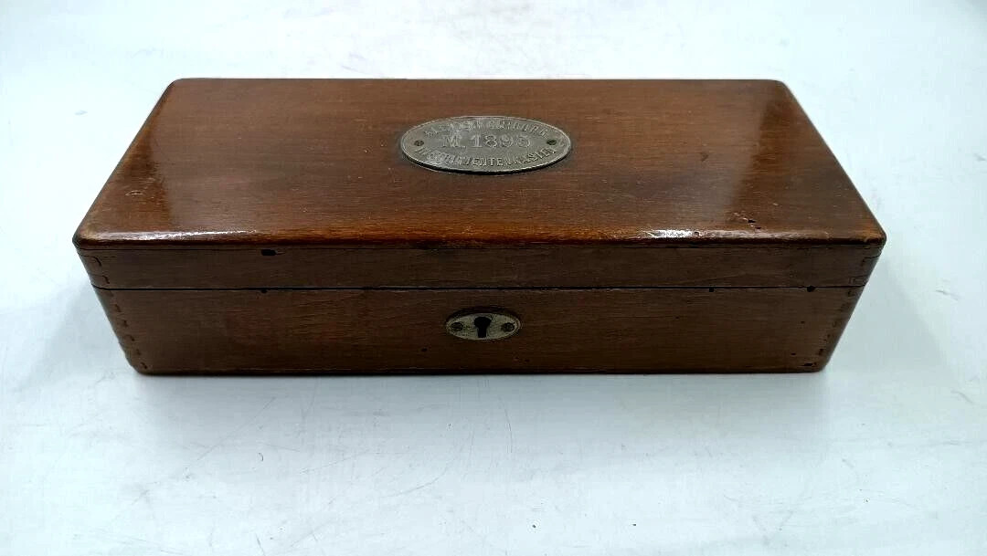 ANTIQUE 1895 SURGERY INSTRUMENT BOX (KLEINER CHIRURG INSTRUMENTENKANSTEN)