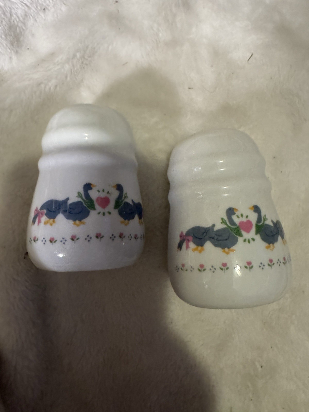 Vintage Geese Heart Ceramic Salt Pepper Shakers Country Farmhouse Cottage Core