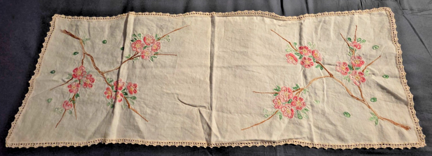 VTG Hand Embroidered Floral Linen Table Runner Dresser Scarf Crochet Lace 38 in