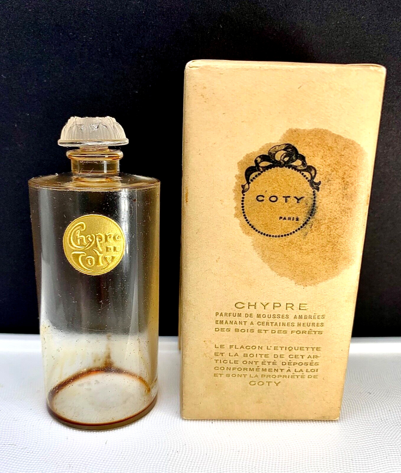 Excellent Vintage ‘Chypre de Coty’, perfume bottle w/box. c. 1927.  3.25” tall.