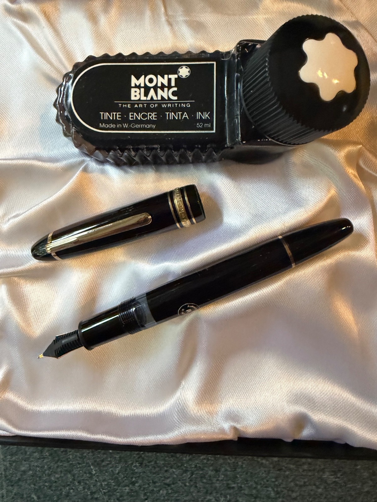 vintage mont blanc fountain pen & ink well