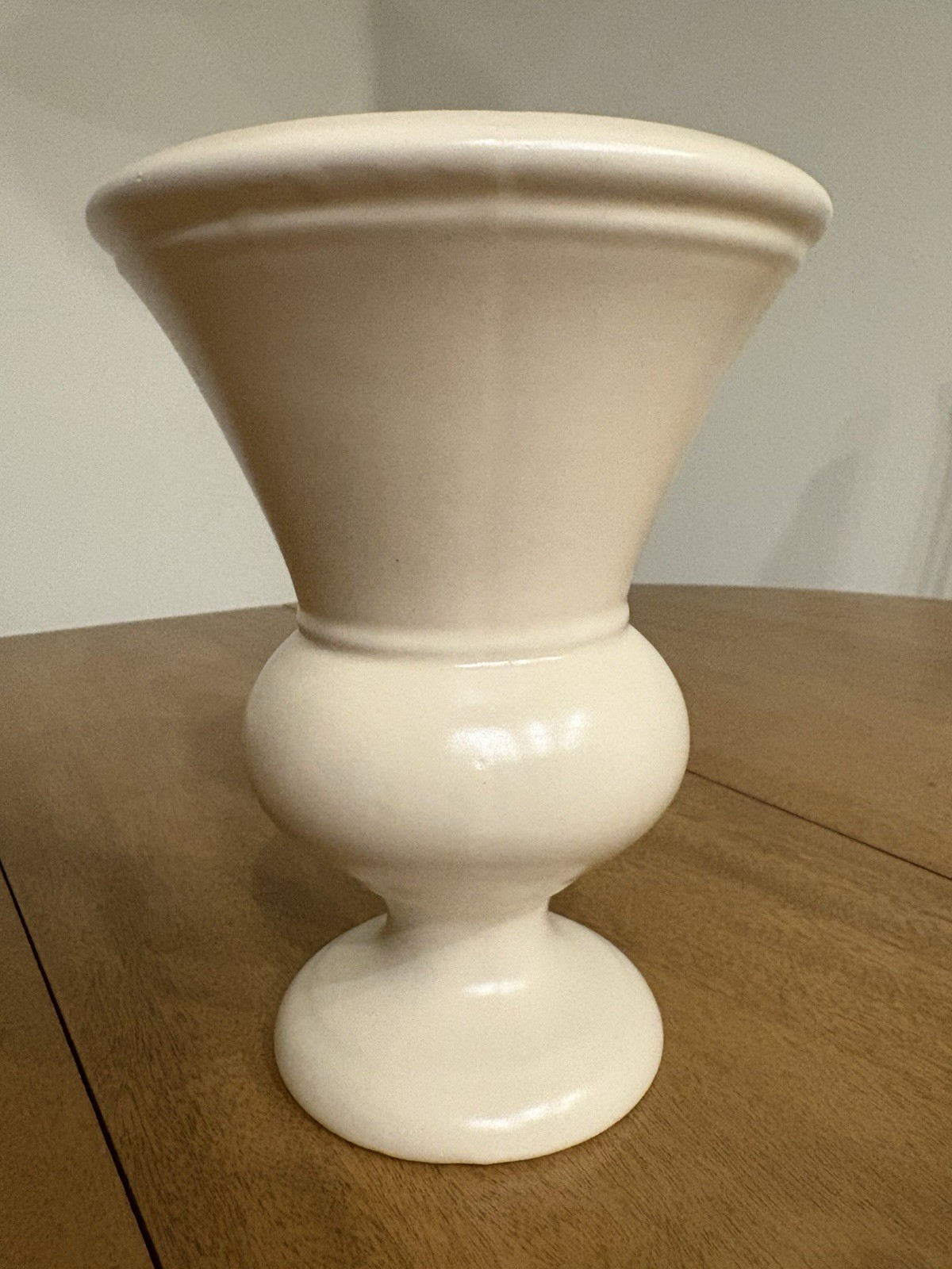 Vintage Haeger USA Pottery Matte Finished Cream Art Deco Wide Mouth Trumpet Vase Vintage Haeger USA Pottery Matte Finished Cream Art Deco Wide Mouth Trumpet Vase