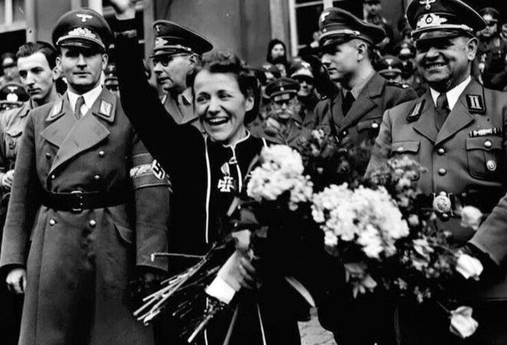 WW II German Photo  ----  Hanna Reitsch - Test Pilot -..