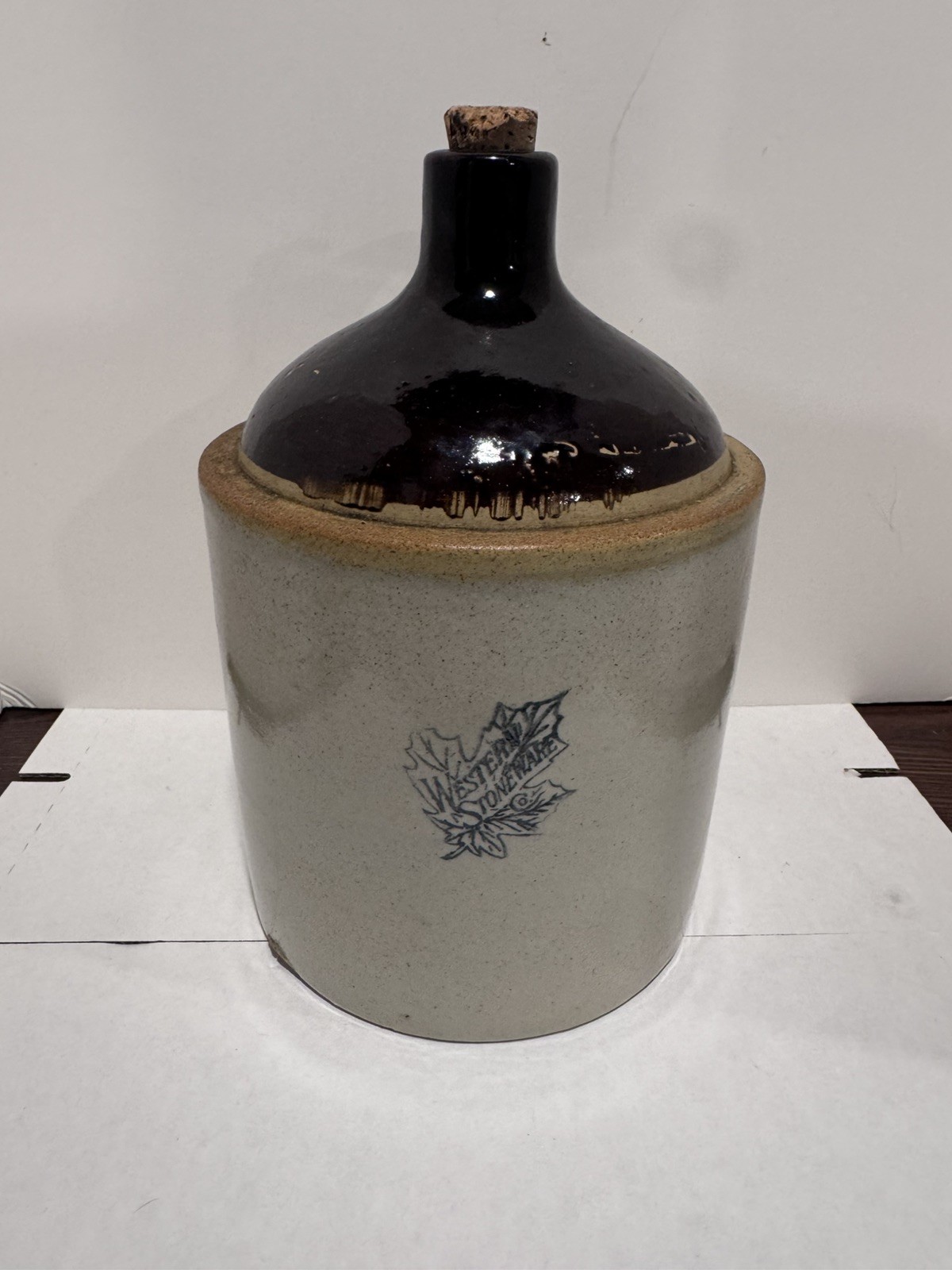 VTG 1 Gallon Western Stoneware Maple Leaf Moonshine Jug/Crock With handle.  