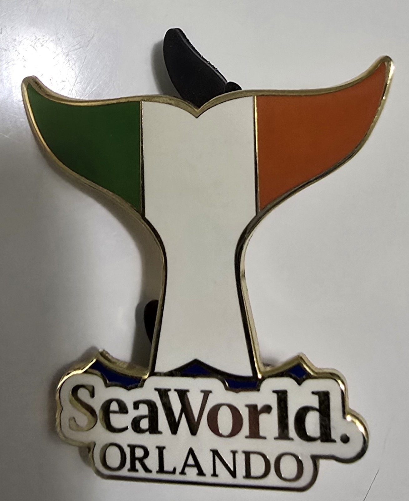 Rare Seaworld Orlando Irish Flag Whale Tail Pin