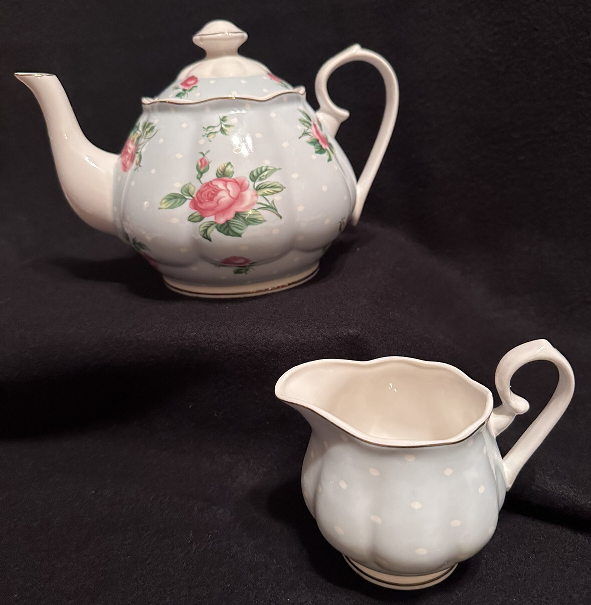 NEW Btat -Floral Polka Dot Tea Pot (38oz) & Creamer Set of 2 (Blue) w/Gold Trim