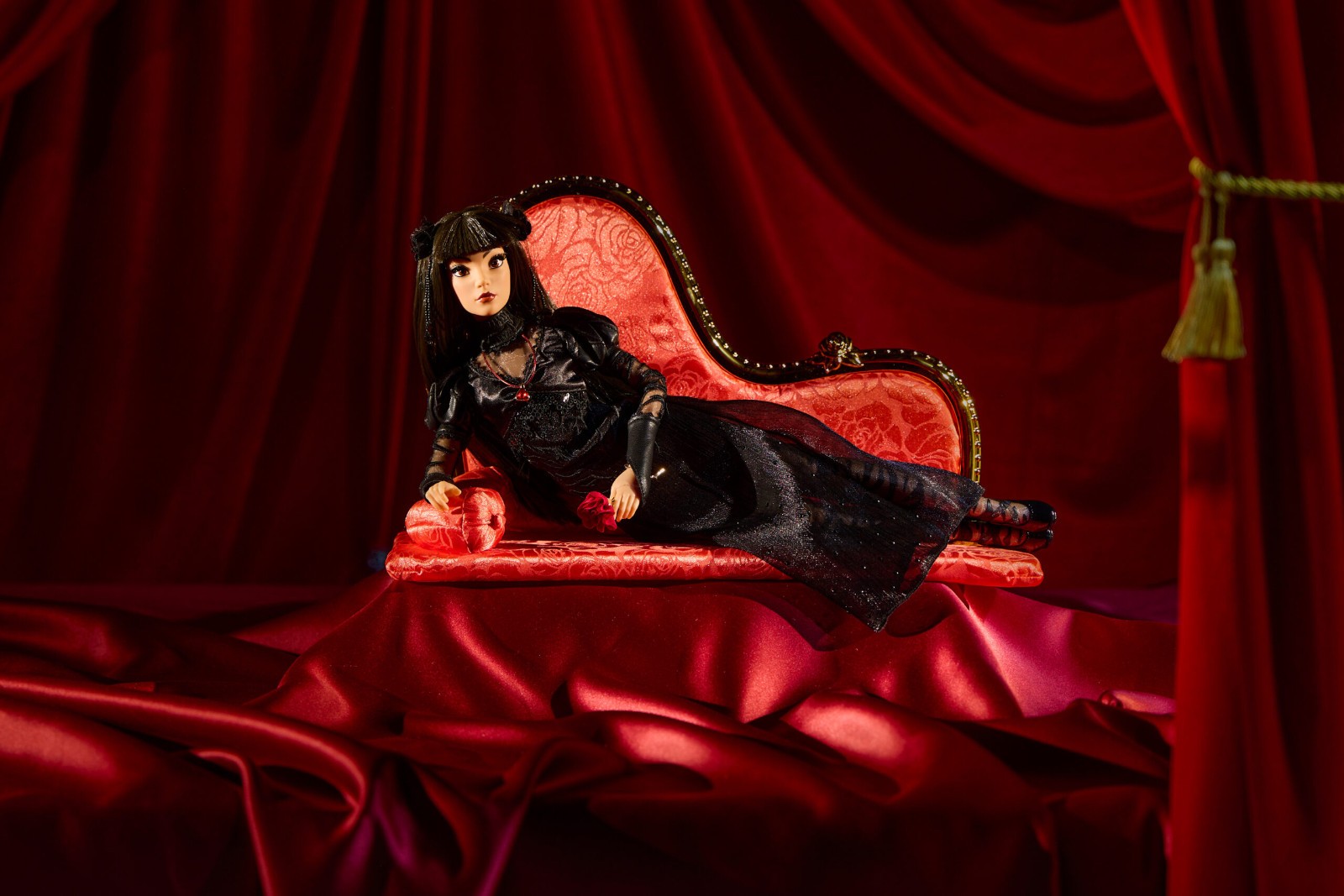 Disney Werecat Lady Limited Edition Doll – The Haunted Mansion – 17'' NEW