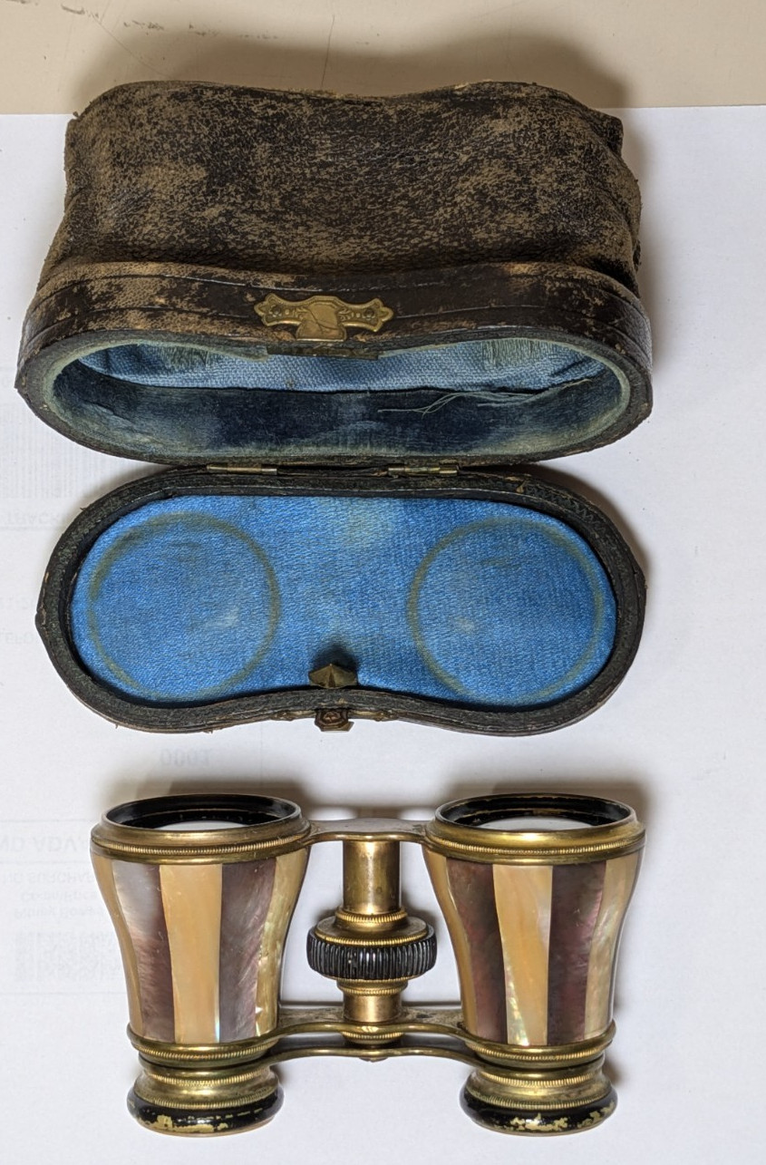 Antique French-Style Mother-of-Pearl Opera Glasses with very used leather case Antique French-Style Mother-of-Pearl Opera Glasses with very used leather case