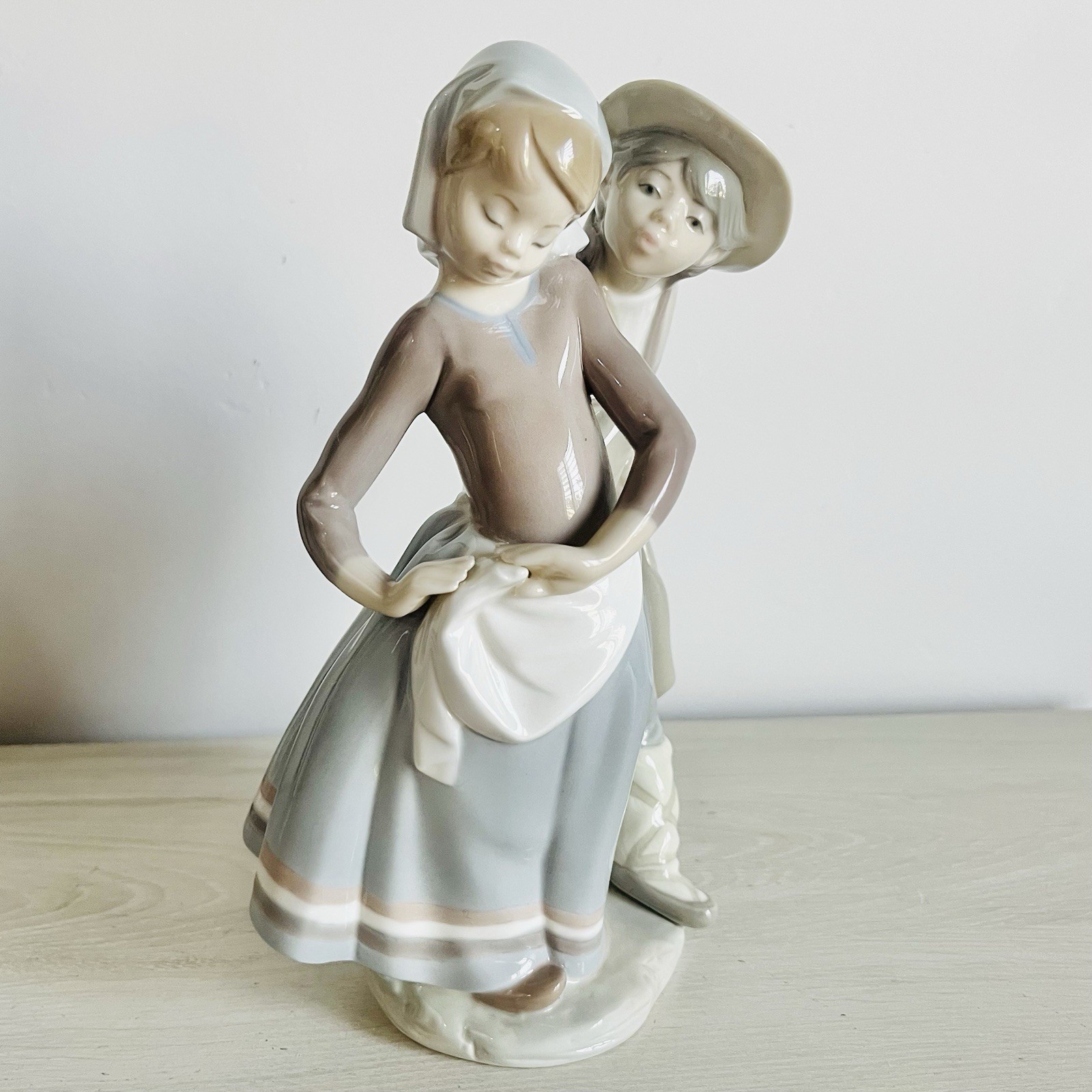 VTG Retired LLADRO # 1188 \
