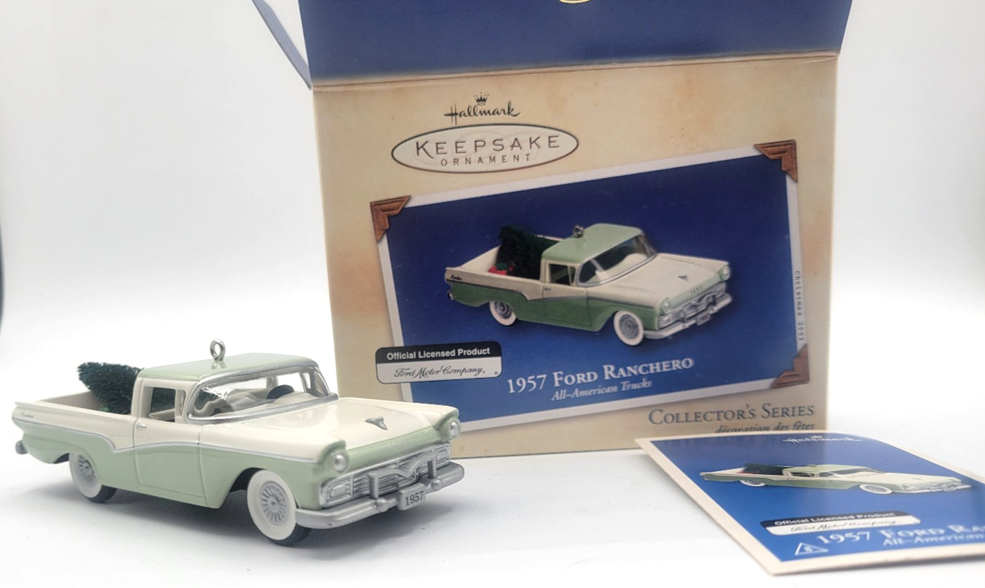 HALLMARK KEEPSAKE ORNMANET 1957 FORD RANCHERO 2002