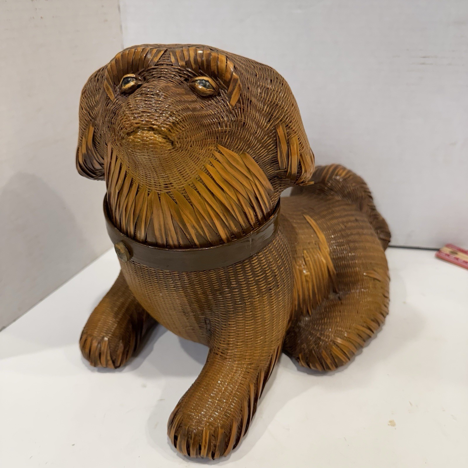Vintage Shanghai Handicrafts Wicker 13” Pekingese Dog Basket Lid Woven Chinese