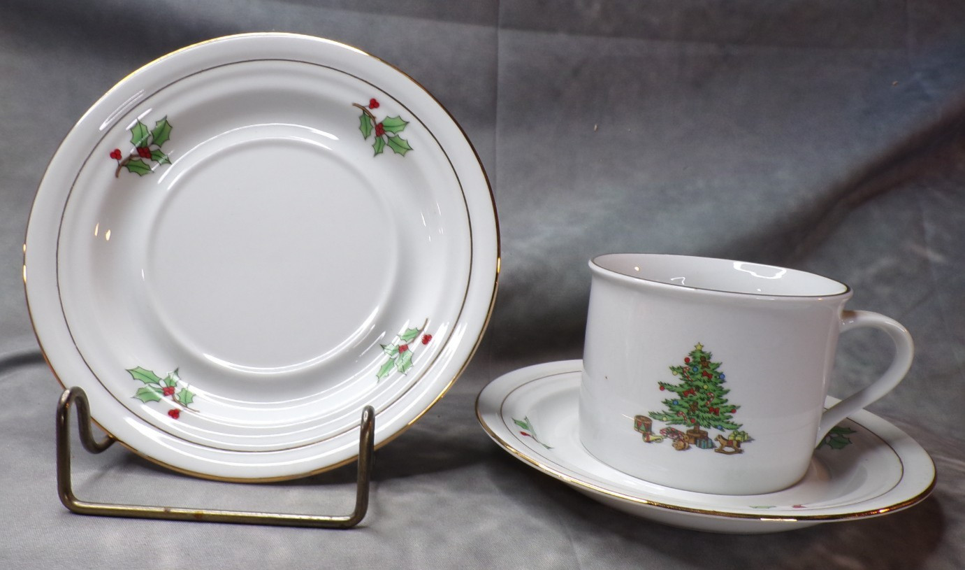 Tienshan Holiday Hostess Christmas Tree Cup Saucer Plate 3 Piece Set Gold Trim